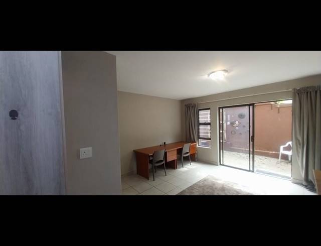 2 BEDROOM TOWNHOUSE FOR SALE IN PRIMROSE HILL